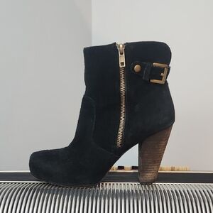 SUPER CUTE STEVE MADDEN BLACK SUEDE HEELED ANKLE BOOTS SZ 8